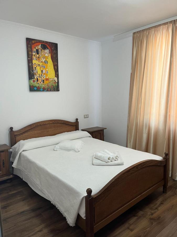Cazare David Si Familia . Piatra Neamt Exterior photo