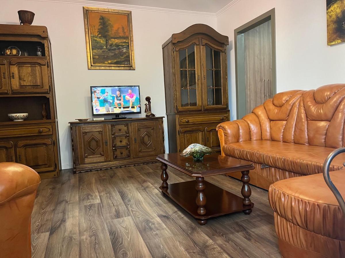 Cazare David Si Familia . Piatra Neamt Exterior photo