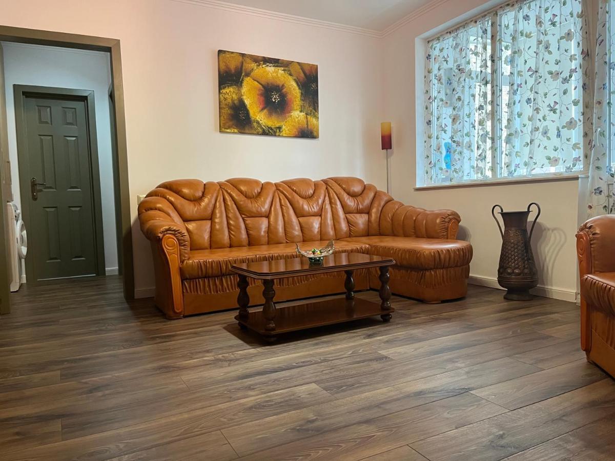 Cazare David Si Familia . Piatra Neamt Exterior photo