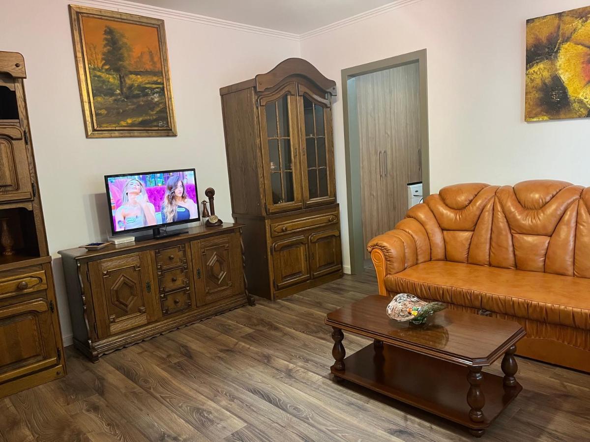 Cazare David Si Familia . Piatra Neamt Exterior photo